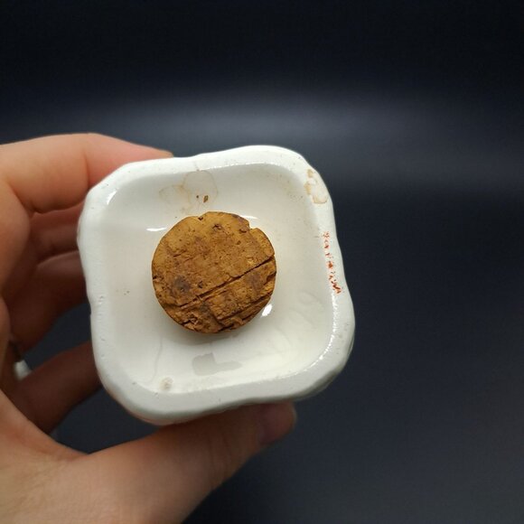 Vintage Ceramic Salt & Pepper Shaker Set Leaf Textured White Mid-Century - Picture 6 of 6